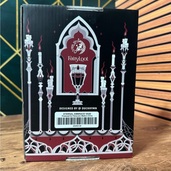 Fairyloot Eternal Embrace Book Vase | Acrylic - Picture 3 of 7